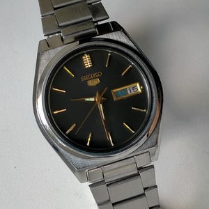 Seiko 5 Automatic Model KF 7009-876J. Vintage Original Japan Stylish Mechanical Watch. 1980s