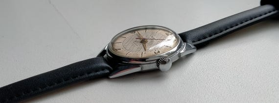 Almaz Vostok 2809B. Model 465CHN. Vintage Original Soviet Mechanical Watch. 1960s View 4