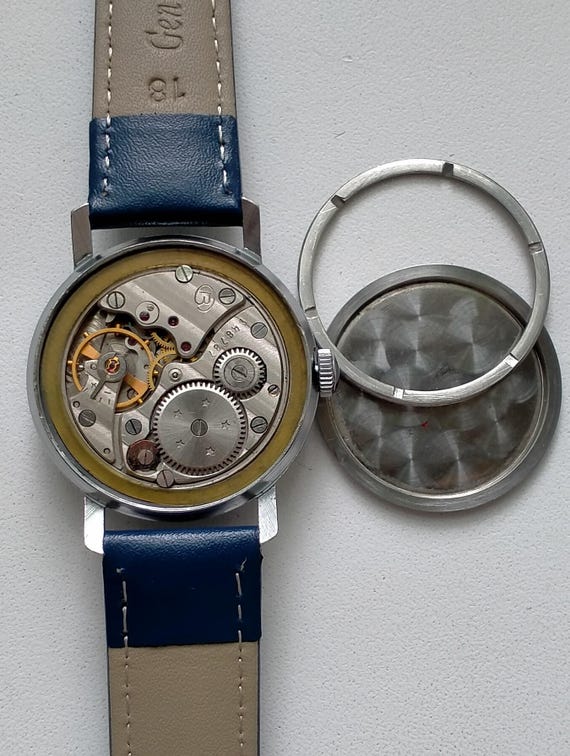 Montre Vintage Soviétique Vostok Femme - Boîtier 28mm, Calibre 2603, 15 Rubis, URSS Années 70