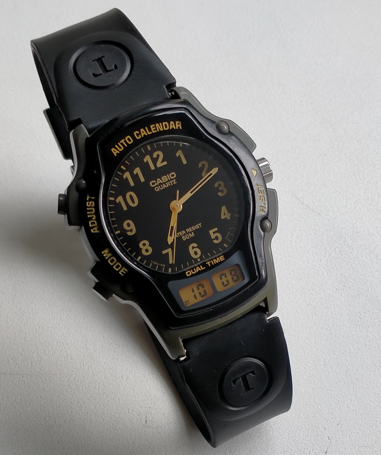 Casio AW 24 2318 Auto Calendar Dual Time Chronograph. Vintage