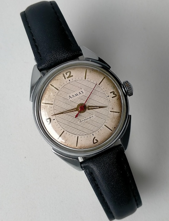 Almaz Vostok 2809B. Model 465CHN. Vintage Original Soviet Mechanical Watch. 1960s
