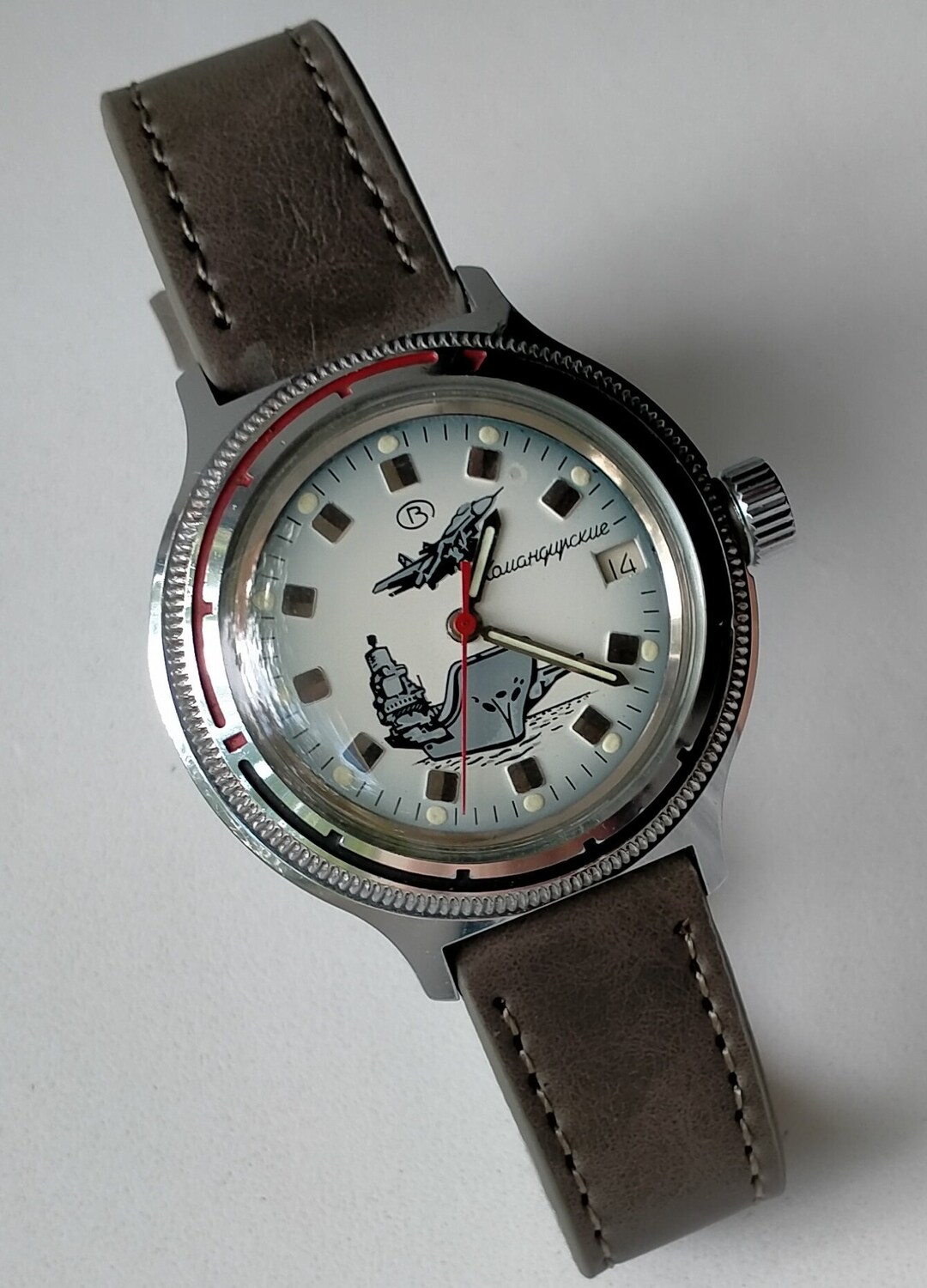 Montre Vostok Komandirskie 2414A - Mécanique Manuelle - Militaire Russe - Neuf
