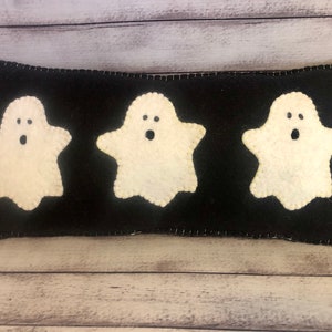 Halloween Ghost Wool Felt Decorative Accent Pillow Hand Stitched Black White Farmhouse Style Design Shabby Primitive Country  Spooky Fall