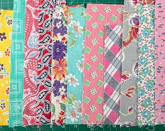 Lot de 15 chutes de tissu vintage des années 30 et 40 : sacs à farine, sacs de nourriture pour animaux, sacs en coton, tissus pour patchwork, loisirs créatifs, carnets de voyage, motifs géométriques et floraux. Idéal pour la confection de courtepointes, de carnets de voyage ou de journaux créatifs.