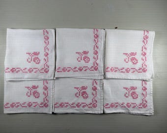 Lote de 7 servilletas vintage de lino rosa y blanco bordadas con punto de cruz. Tela de mesa de algodón vintage para uso doméstico.