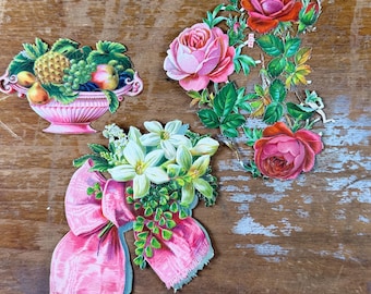 Lot de 5 découpes de papier vintage (fleurs et nœuds) pour scrapbooking, junk journal et techniques mixtes. Papier découpé victorien.