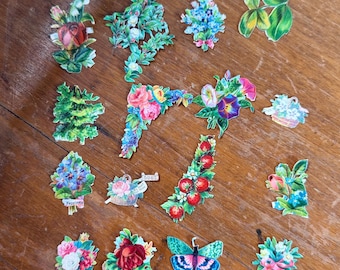 Lot de 16 petites fleurs et animaux découpés pour scrapbooking, junk journal et techniques mixtes. Ensemble d'éphémères vintage, papier découpé victorien.
