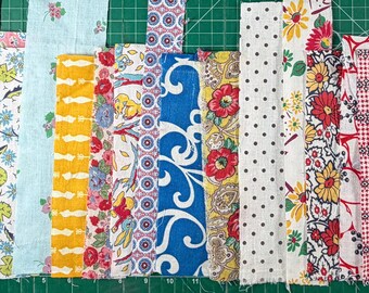 Lot de 15 chutes de tissu vintage des années 30 et 40 : sacs à farine, sacs de nourriture pour animaux, sacs en coton, tissus pour patchwork, loisirs créatifs, carnets de voyage, motifs géométriques et floraux. Idéal pour la confection de courtepointes, de carnets de voyage ou de journaux créatifs.