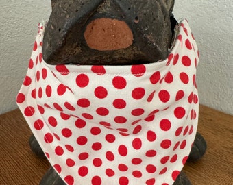 Vintage Feed Sack & Mousseline Stof Hond Huisdier Bandana Rode Polka Dot Bingo! Schuif de halsband maat medium aan