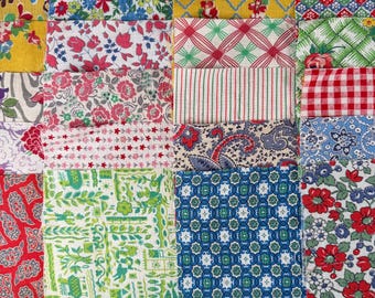 Lot de 20 carrés de 15 cm (6 pouces) de chutes de tissu vintage des années 30 et 40 : sacs à farine, sacs de nourriture pour animaux, sacs en coton, tissus pour patchwork, loisirs créatifs, carnets de voyage, motifs géométriques et floraux.