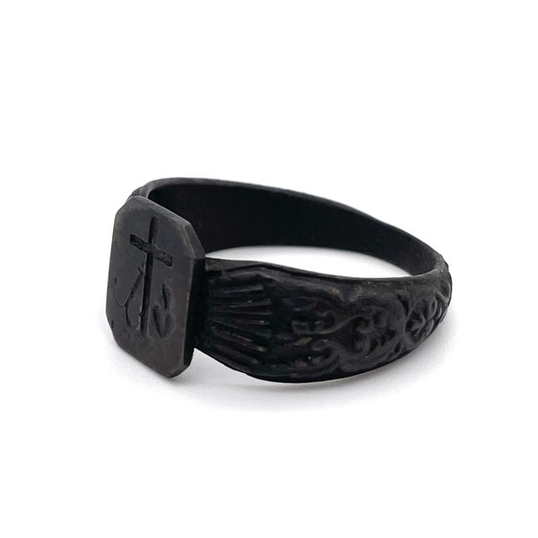 Berlin Iron Faith, Hope, and Charity Ring