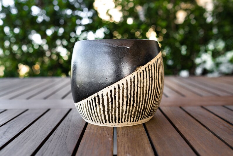 Decorative ceramic flower vase, Christmas pottery gift, shops Modern black pottery vase, Thrown pottery vase, Hand painted, Stylish pottery,