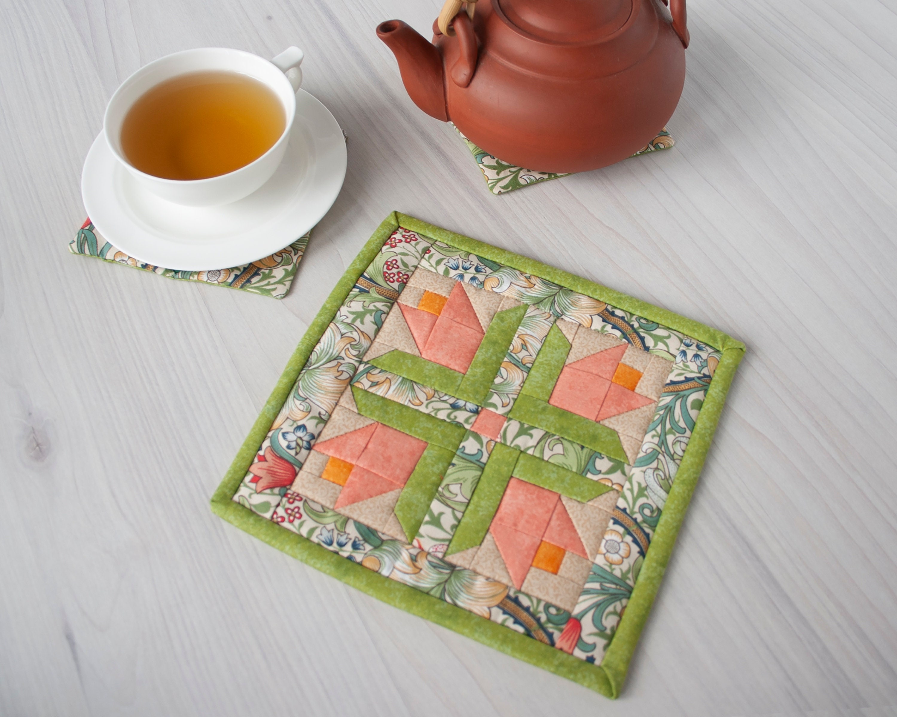 Spring Table Topper Quilted Spring Table Topper, Quilted Easter Table Décor, Tulip ...