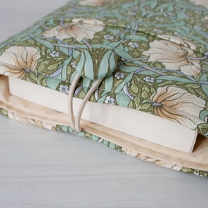 Etui na książki Pimpernel z zamknięciem i kieszenią z przodu, wyściełana kieszeń na książki, okładka książki William Morris, ochraniacz na książki w miękkiej oprawie, woreczek na dziennik