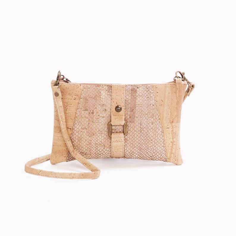 Small ARTELUSA cork bag. Suitable for veganism. YOKCORK Beige