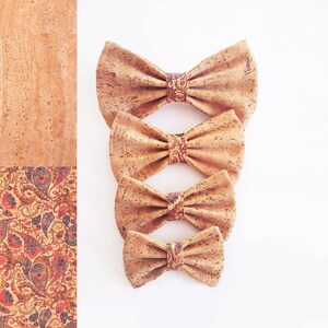 Natural and red “Cashemire” cork pattern bow tie. Eco-responsible crafts YOK CORK