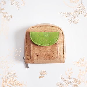 Anise green cork wallet. Suitable for veganism. Shop Yok Cork
