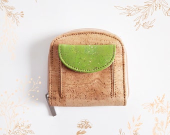 Anise green cork wallet. Suitable for veganism. Shop Yok Cork