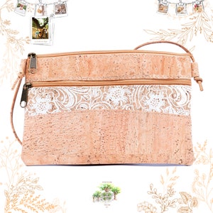 Bolso pequeño de corcho en color beige y blanco con estampado de encaje.  Ideal para una boda. Apto para veganos. Boutique YOKCORK