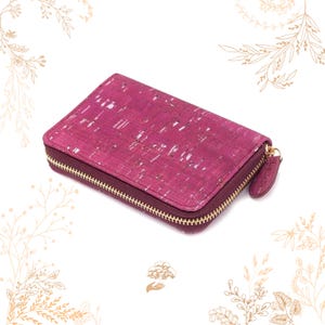Cartera pequeña de mujer en corcho color burdeos. Cuero vegetal apto para veganismo. Comprar CORCHO YOK