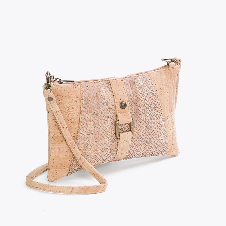 Small ARTELUSA cork bag. Suitable for veganism. YOKCORK image 4