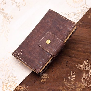 Cartera compacta de corcho marrón. Apto para veganismo. Comprar corcho Yok