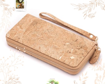 Large gold cork wallet. Eco-responsible vegan crafts. Shop Yok Cork