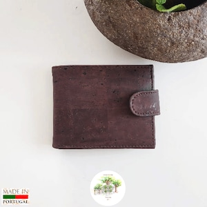 Petit portefeuille pour homme marron en écorce de liège. trois coloris disponible. Boutique YOKCORK