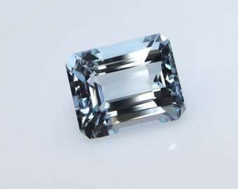 Lustous Aquamarine! 2.3 Ct AAA Natural AQUAMARINE Emerald Cut stone, Aquamarine Faceted Gemstone, Loose Aquamarine, Emerald Cut Aquamarine