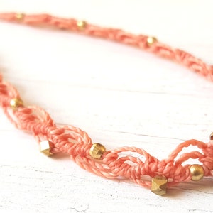 Flamingo-colored anklet, salmon-colored brass anklet, adjustable anklet, macrame anklet, anklet made of macrame with brass beads image 2