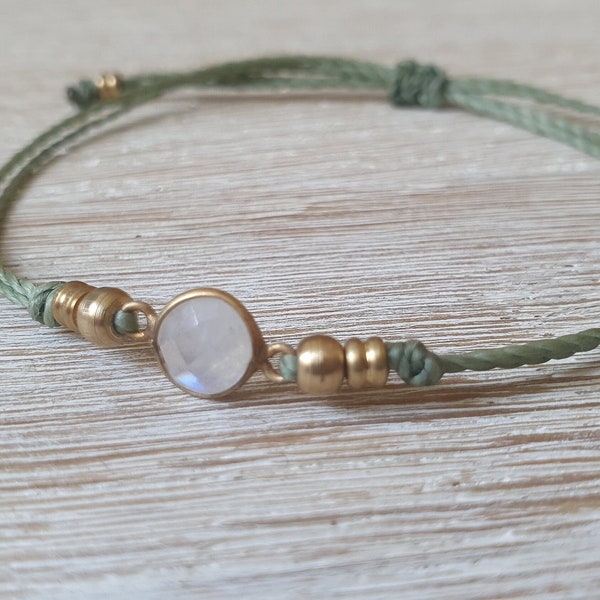 Fine moonstone bracelet, adjustable dainty bracelet with moonstone, green bracelet with moonstone, macrame bracelet moonstone, dainty