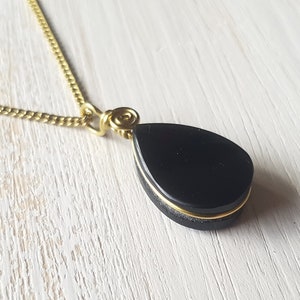 Onyx necklace, brass necklace with drop-shaped onyx stone, black onyx, gold chain with black stone, chic necklace with black stone