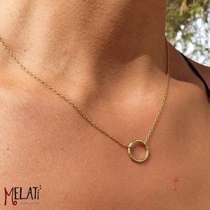 Fine brass chain with circle pendant, chain with circle, gold chain with ring pendant, ring on chain, simple necklace, geometric