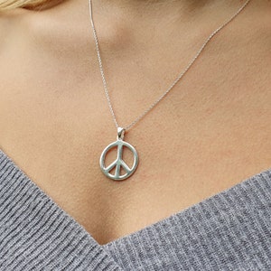 Silver chain with peace pendant, peace chain, silver chain with peace pendant, classic silver chain with pendant, peace chain, peace chain