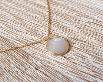 Delicate necklace with moonstone, gold-plated silver necklace with moonstone pendant, gold necklace with moonstone, minimalist stone necklace, moonstone