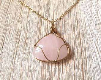 Rosenquarzkette, Halskette mit Rosenquarz, goldene Kette mit rosa Stein, Halskette mit Stein, Rosenquarz Kette, Rosenquarzkette, Steinkette