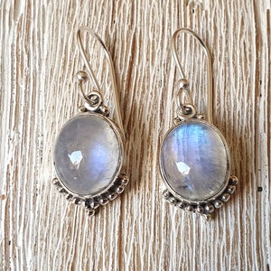Silver earrings with moonstone, moonstone earrings, silver hanging earrings with moonstone, oval stone earrings,