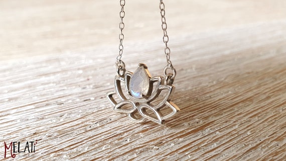 Ciondolo a forma di loto in argento sterling 925 massiccio – Gioiello spirituale per yoga, ciondolo per collana con fiore boho, simbolo di meditazione, regalo per donne e uomini - Italia