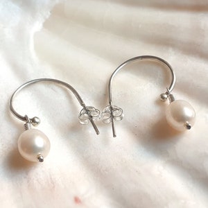 Pearl earrings, silver hoop earrings with pearls, hoop earrings, pearl earrings silver, silver hoop earrings with freshwater pearls, silver hoop earrings