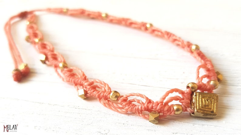 Flamingo-colored anklet, salmon-colored brass anklet, adjustable anklet, macrame anklet, anklet made of macrame with brass beads image 2