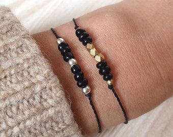 Fine bracelet, filigree bracelet in black and gold, pearl bracelet, friendship bracelet, dainty macrame bracelet, black bracelet