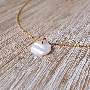 925 silver chain with shell pendant, gold chain with mother-of-pearl pendant, gold-plated silver chain with small round mother-of-pearl pendant, mother-of-pearl