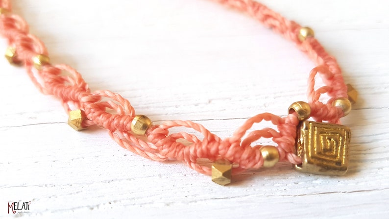 Flamingo-colored anklet, salmon-colored brass anklet, adjustable anklet, macrame anklet, anklet made of macrame with brass beads image 4