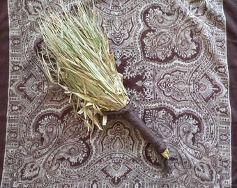 Ceremonial bundle ~ Shamanic leaf rattle - Rakoska - Chapaka - Surupanga ~ Ceremonial cloth