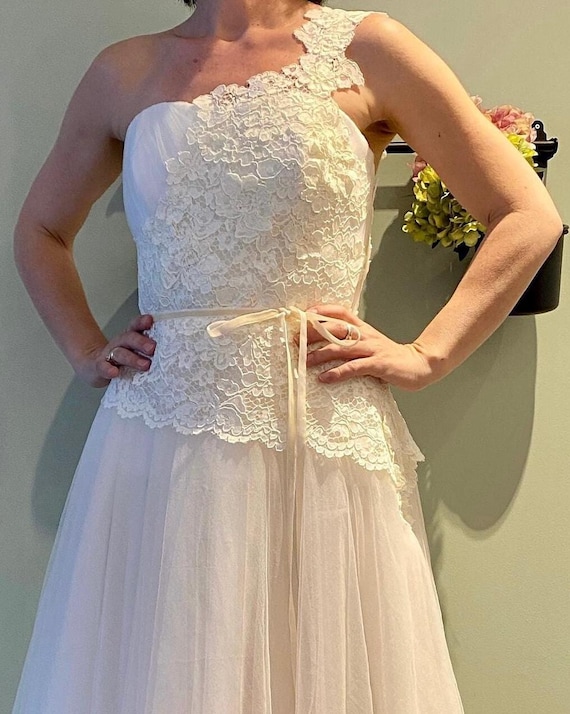princess polly baby blue dress Elegant Asymmetrical Side Slit Wedding Dress - Long Sleeve Bridal Gown,  Floor Length. Shop Now! from Dhgate A-Line Wedding Dresses main image 1