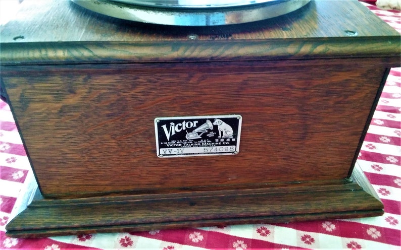 Phonograph Player Works Great! Antique VV-IV Victor Talking Machine
