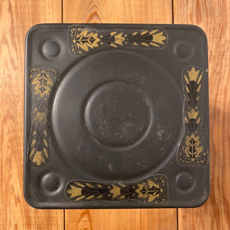 Black Scale American Family With Original Decals 25lb White Green