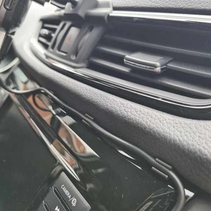 車のダッシュボード用 USB ケーブル クリップ 6 個パック