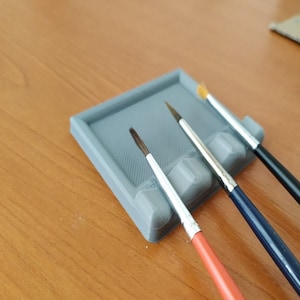 In use Paintbrush holder 2 pack