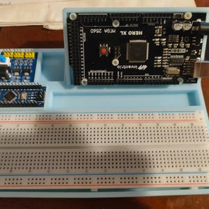 Arduino Uno/Mega/Nano breadboard holder